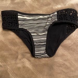 Frankie’s Bikini Koa Black Stripe Bottoms